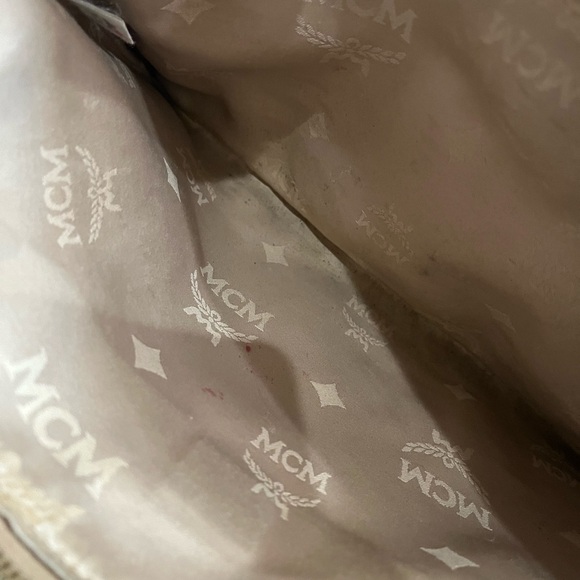 MCM SLING BAG - Picture 11 of 16